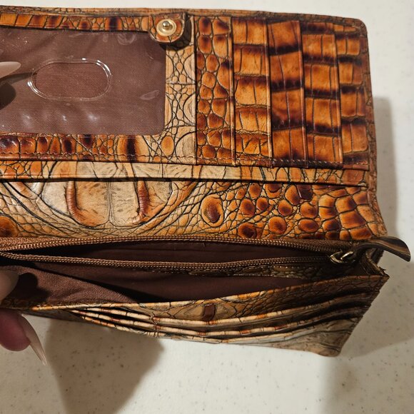 NWOT Brahmin Fold Over Wallet Almond Melbourne with snap closure - Picture 3 of 5
